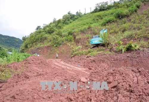 Điện Biên: Sạt lở trên tuyến quốc lộ 4H, tình hình giao thông tê liệt gần 30 giờ
