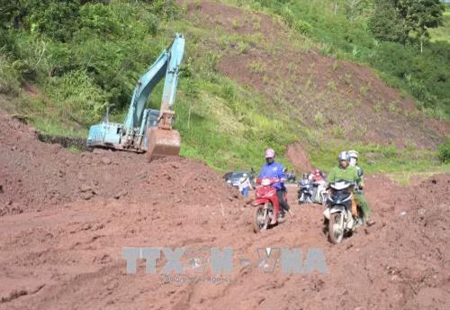 Điện Biên: Thông tuyến Quốc lộ 4H do sạt lở núi tại bản Nà Khuyết