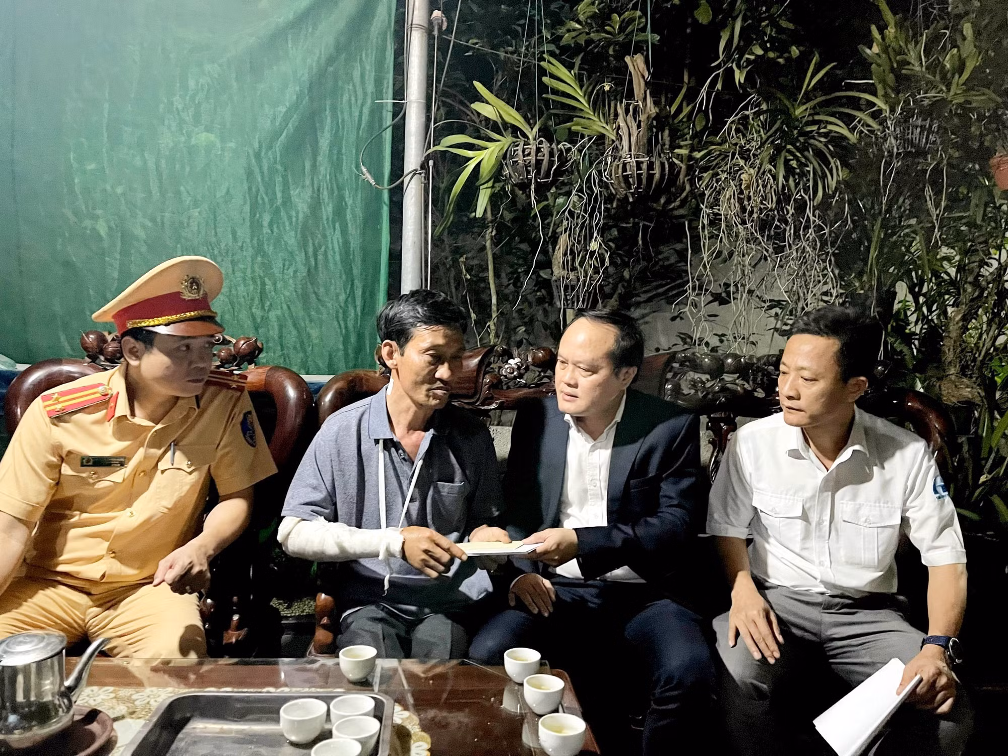 Kịp thời thăm hỏi gia đình nạn nhân vụ tai nạn giao thông đặc biệt nghiêm trọng tại Lạng Sơn