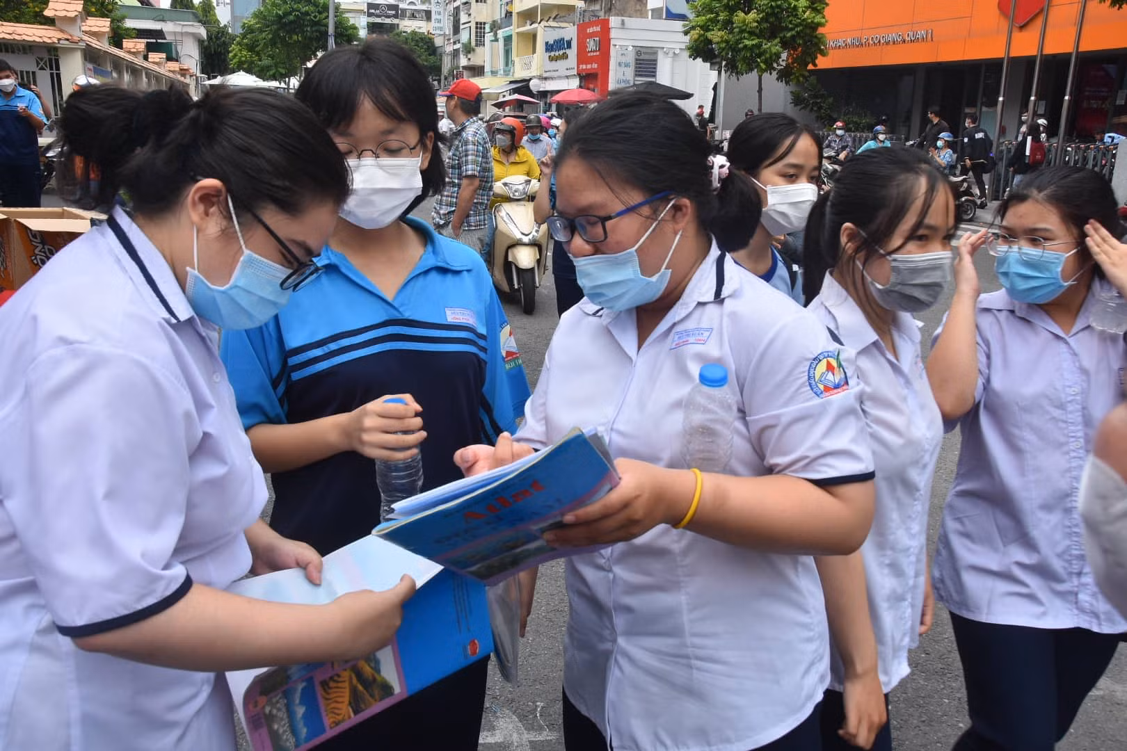 Hơn 1 triệu thí sinh đăng ký dự thi tốt nghiệp Trung học Phổ thông năm 2023