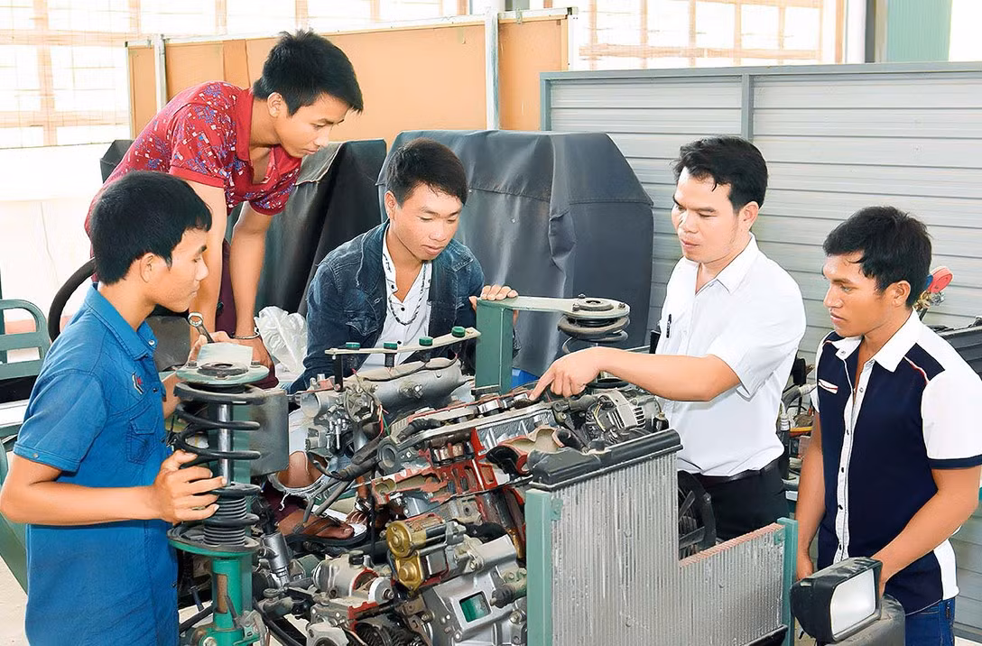 Đào tạo nghề nông nghiệp theo hướng đổi mới, nâng cao kỹ năng gắn với nhu cầu xã hội