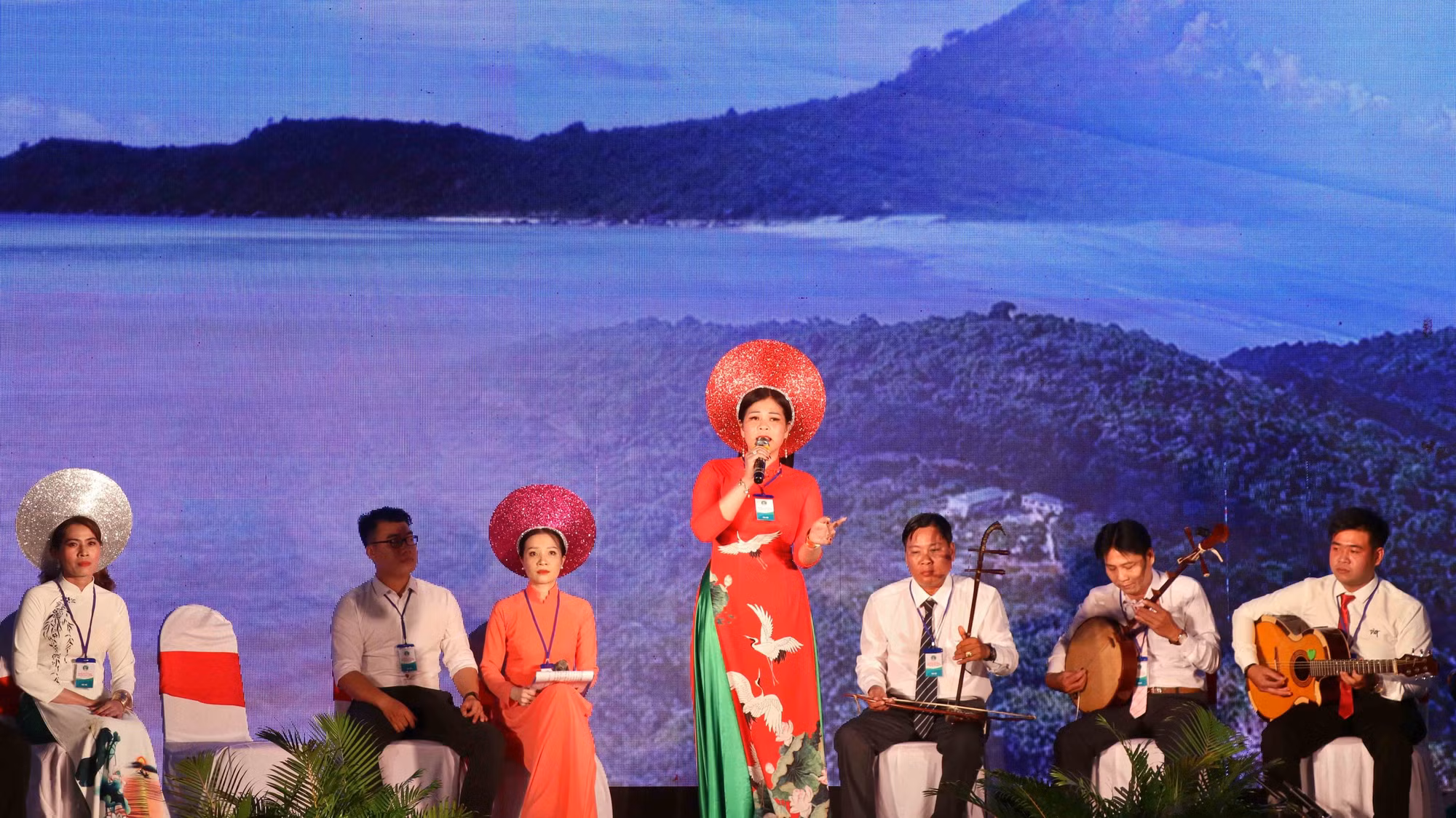 Nghệ thuật Đờn ca tài tử Nam bộ - Di sản văn hóa phi vật thể đại diện của nhân loại, một loại hình nghệ thuật độc đáo của dân tộc Việt Nam nói chung và người dân Nam Bộ nói riêng. Ảnh: Huỳnh Anh - TTXVN