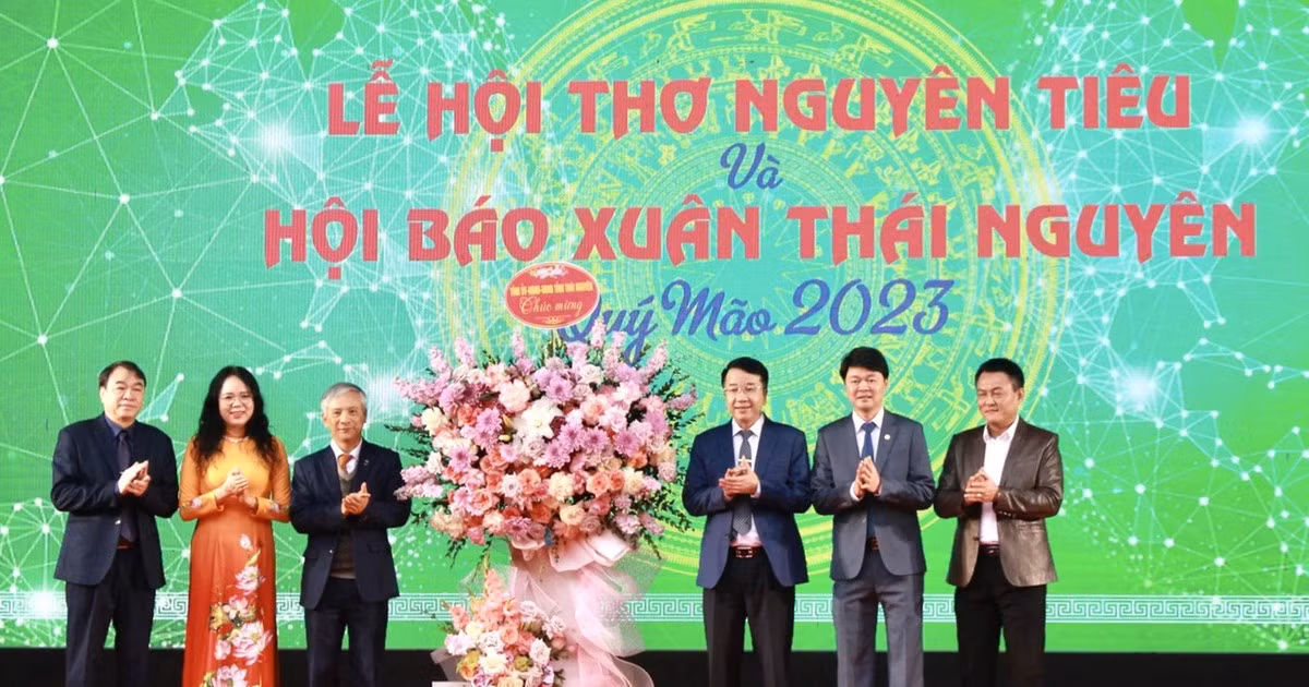 Lễ hội Thơ Nguyên tiêu và Hội Báo Xuân Quý Mão tại Thái Nguyên