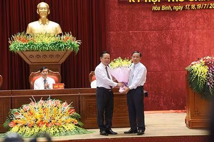 Thủ tướng phê chuẩn kết quả bầu lãnh đạo UBND tỉnh Hòa Bình và Lai Châu