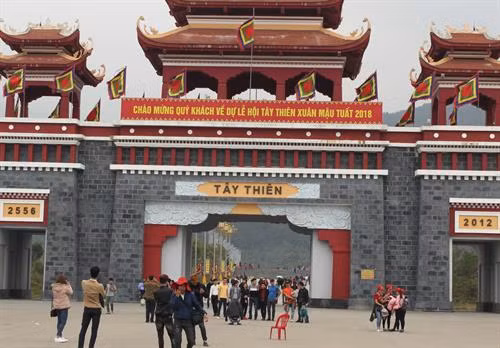 Khu danh thắng Tây Thiên thu hút khách du lịch từ những ngày đầu năm