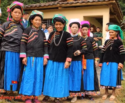 Trang phục dân tộc Pu Péo