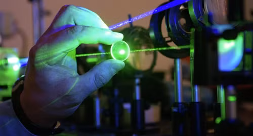Nga dùng tia laser chữa trị bệnh lao