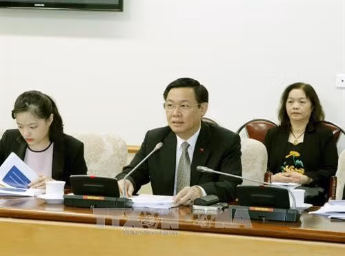 Cải cách chính sách tiền lương phải gắn với quản lý biên chế