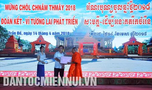 Đồng bào Khmer Sóc Trăng vui đón Tết Chôl Chnăm Thmây “Đoàn kết - Vì tương lai phát triển”