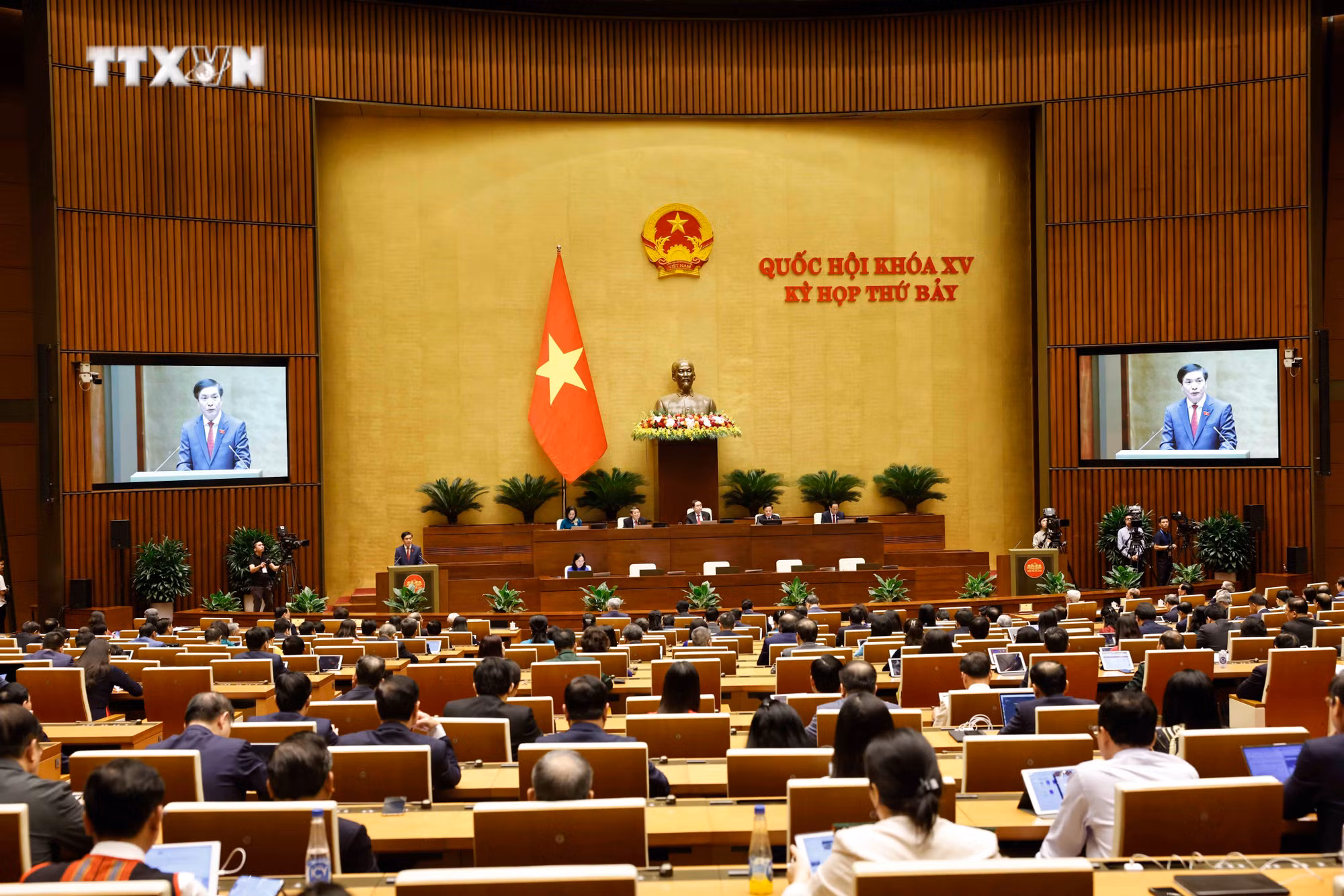 vna_potal_be_mac_ky_hop_thu_7_quoc_hoi_khoa_xv_7456020.jpg