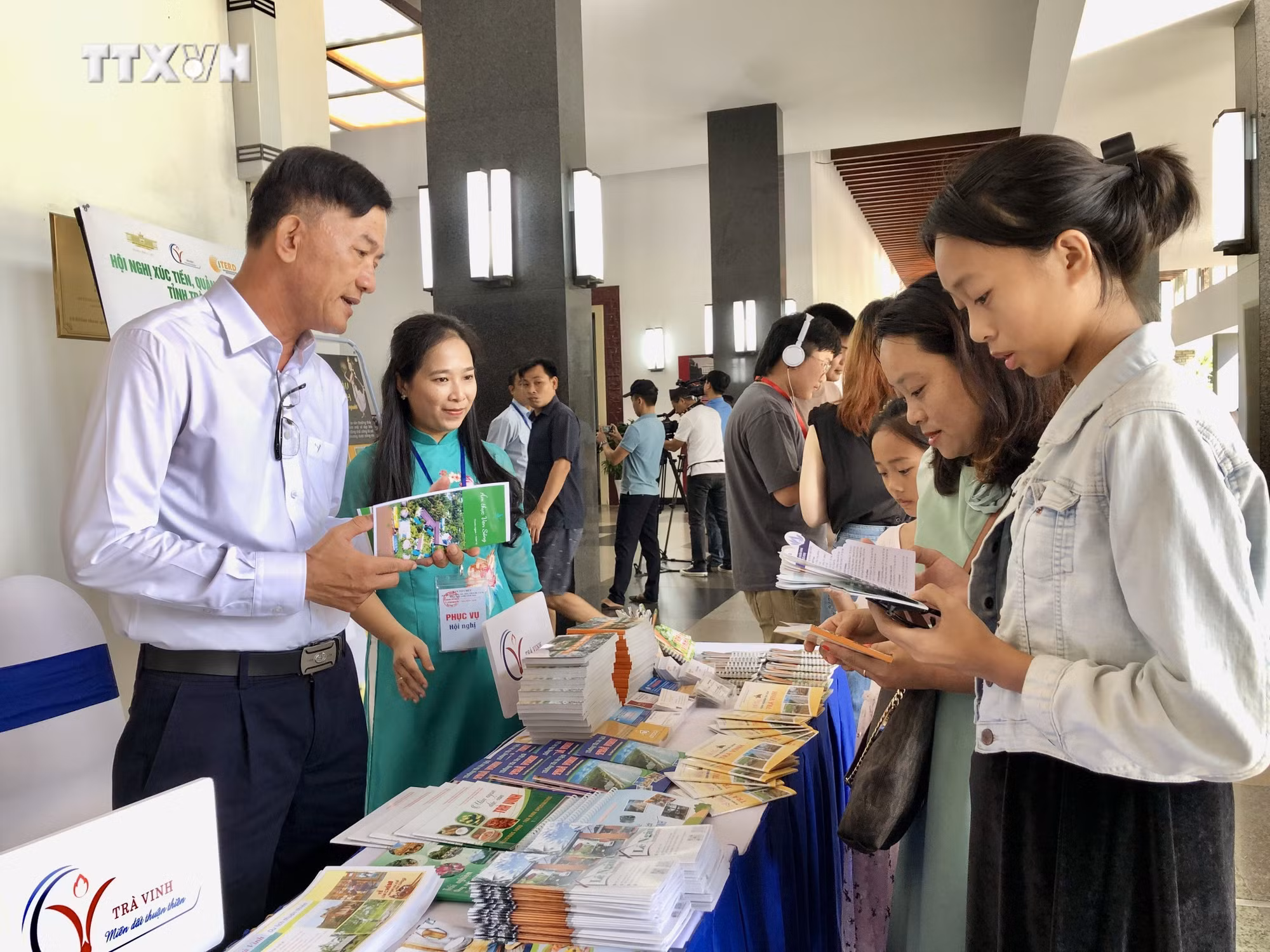 vna_potal__quang_ba_xuc_tien_du_lich_tinh_tra_vinh_tai_thanh_pho_ho_chi_minh_7543816.jpg
