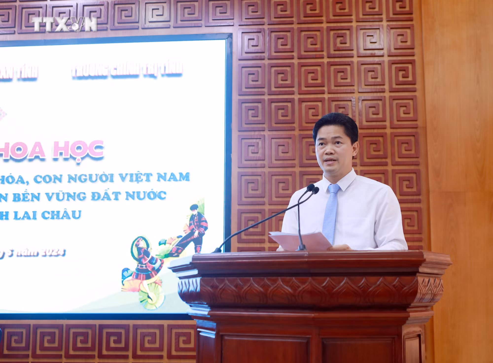 vna_potal_hoi_thao_khoa_hoc_“xay_dung_va_phat_trien_van_hoa_con_nguoi_viet_nam_dap_ung_yeu_cau_phat_trien_ben_vung_dat_nuoc_tren_dia_ban_tinh_lai_chau_7394273.jpg