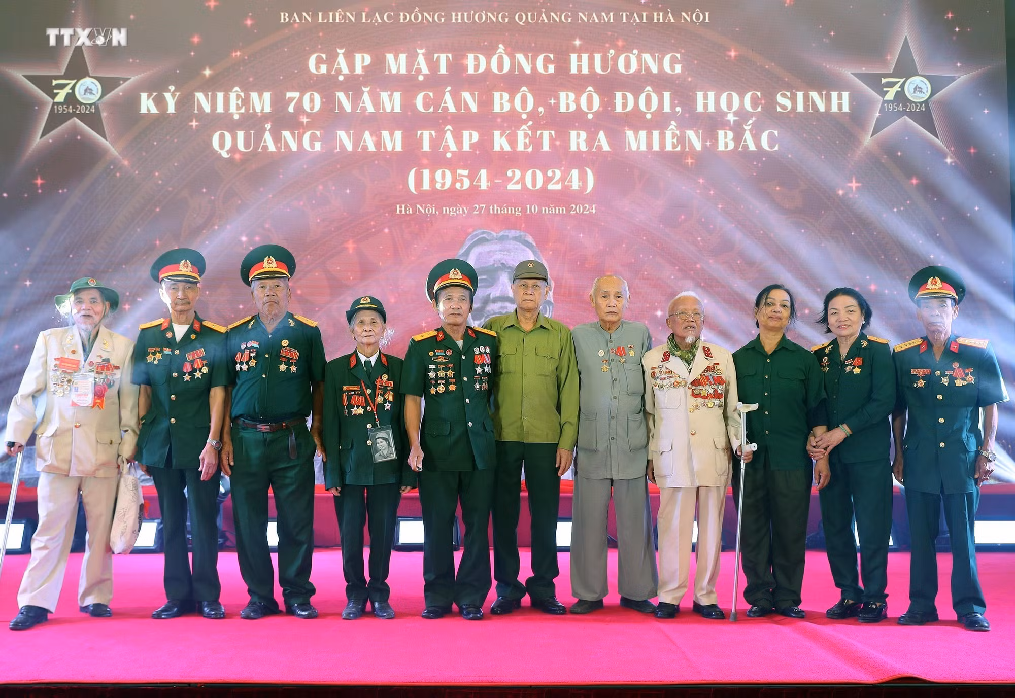 vna_potal_gap_mat_ky_niem_70_nam_can_bo_bo_doi_hoc_sinh_quang_nam_tap_ket_ra_bac_1954_-_2024_7673120.jpg
