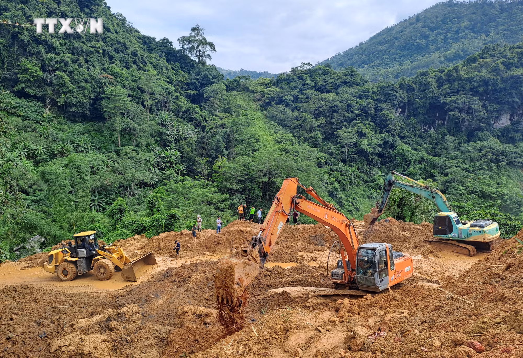 vna_potal_ha_giang_dung_tim_kiem_nan_nhan_tap_trung_khac_phuc_hau_qua_vu_sat_lo_7481544.jpg