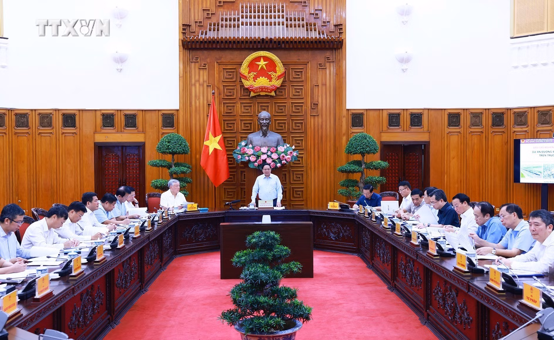 vna_potal_thuong_truc_chinh_phu_hop_ve_chu_truong_dau_tu_du_an_duong_sat_toc_do_cao_tren_truc_bac_–_nam_7634216.jpg