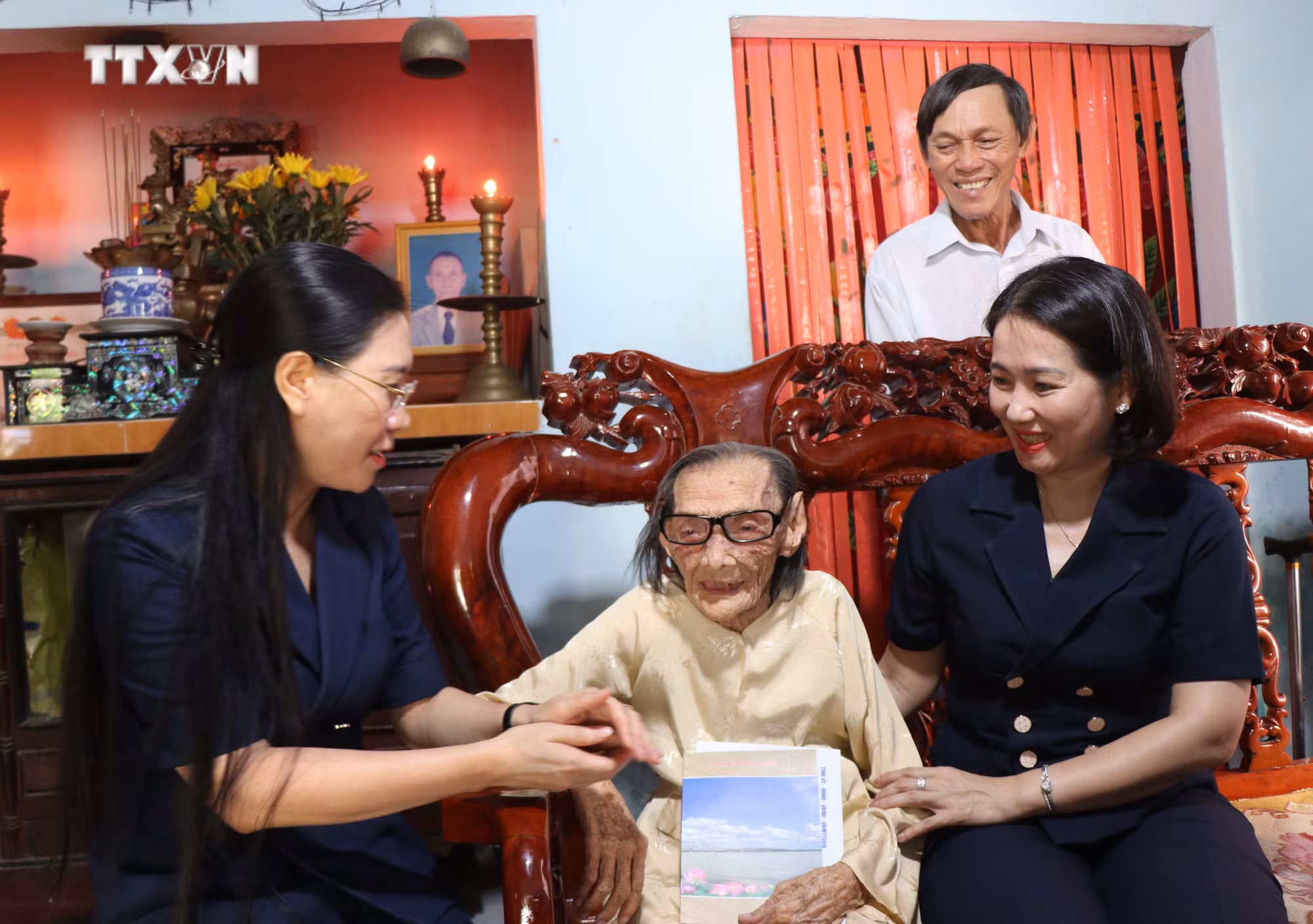 vna_potal_quang_ngai_to_chuc_nhieu_hoat_dong_tri_an_nguoi_co_cong_than_nhan_liet_si_7499237.jpg