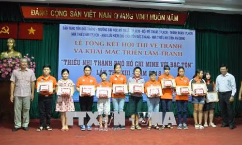 Tổng kết, trao giải và Triển lãm tranh Thiếu nhi Thành phố Hồ Chí Minh với Bác Tôn