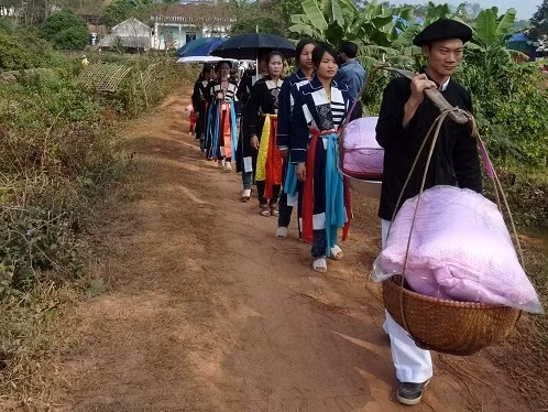 Đám cưới của người Cao Lan ở Đèo Gia