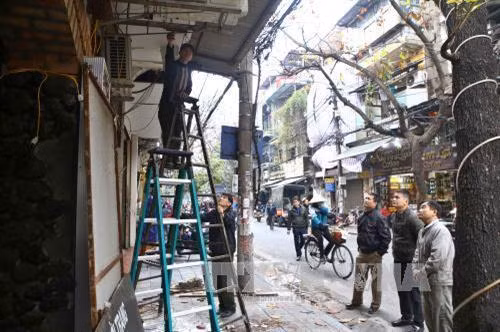 Hà Nội lập lại trật tự trong hoạt động quảng cáo