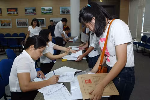Các trường Top trên nên quy định ngưỡng nhận đăng ký xét tuyển sát với điểm chuẩn dự kiến