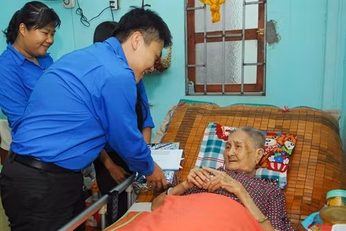 Phấn đấu giải quyết cơ bản hồ sơ người có công với cách mạng còn tồn đọng trước ngày 27/7
