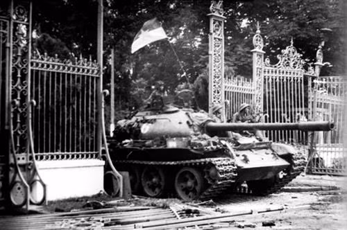 Kỷ niệm 44 năm Ngày Giải phóng miền Nam: Đại thắng mùa Xuân 1975- Nghệ thuật kết thúc chiến tranh độc đáo, sáng tạo