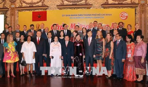 Thành phố Hồ Chí Minh gặp mặt các cơ quan đại diện nước ngoài