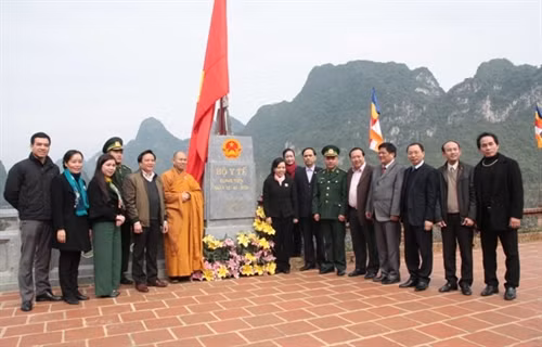 Khánh thành công trình cột Cờ Tổ quốc tại chùa Phật tích Trúc Lâm Bản Giốc
