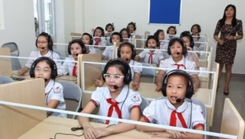 Chỉ mới khuyến khích học thêm ngoại ngữ