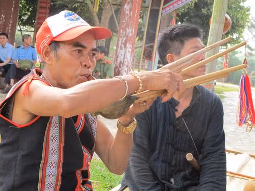 Người giữ hồn cây đàn Chapi
