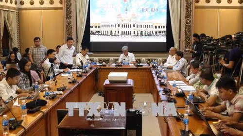 Thành phố Hồ Chí Minh chấn chỉnh quản lý công viên và chống hàng gian hàng giả