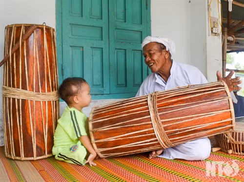 Người “tạo hồn” trống Ghi-năng