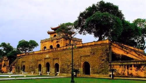 Bồi đắp tình yêu di sản cho giới trẻ Thủ đô 