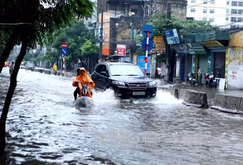 Nhiều vùng có mưa rào và dông vào chiều tối và đêm