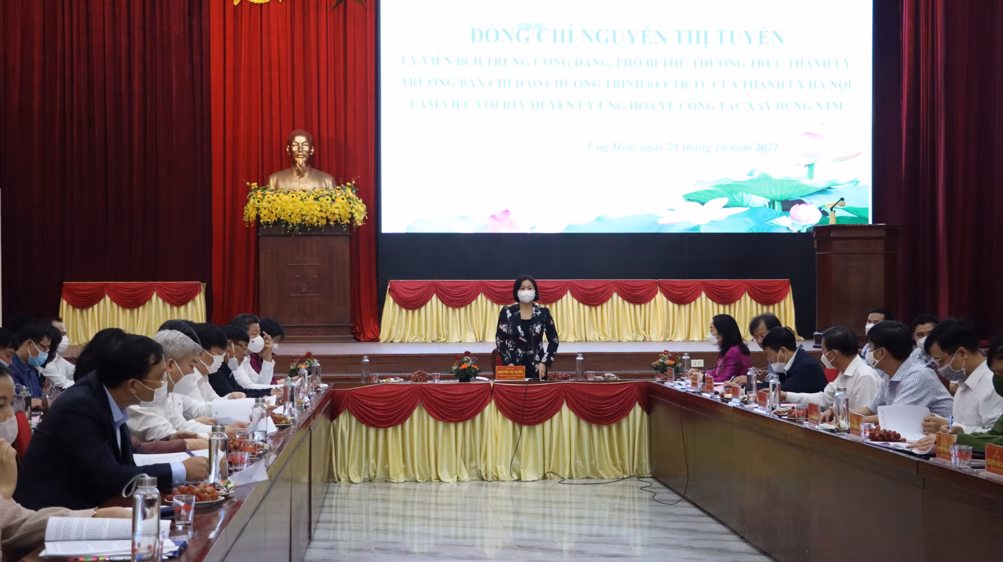 Phó Bí thư Thường trực Thành ủy Hà Nội Nguyễn Thị Tuyến phát biểu kết luận buổi làm việc.
