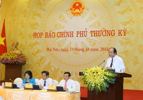 Họp báo thường kỳ Chính phủ: Đại diện các bộ, ngành thông tin về những vấn đề "nóng"