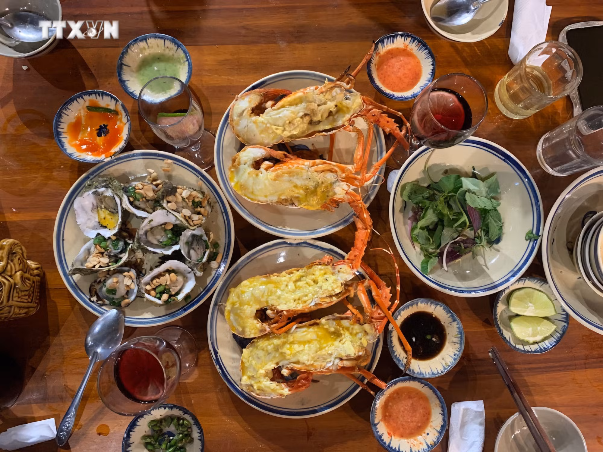 vna_potal_du_lich_viet_nam_kham_pha_lang_du_lich_vinh_hy_-_ninh_thuan_7474493.jpg