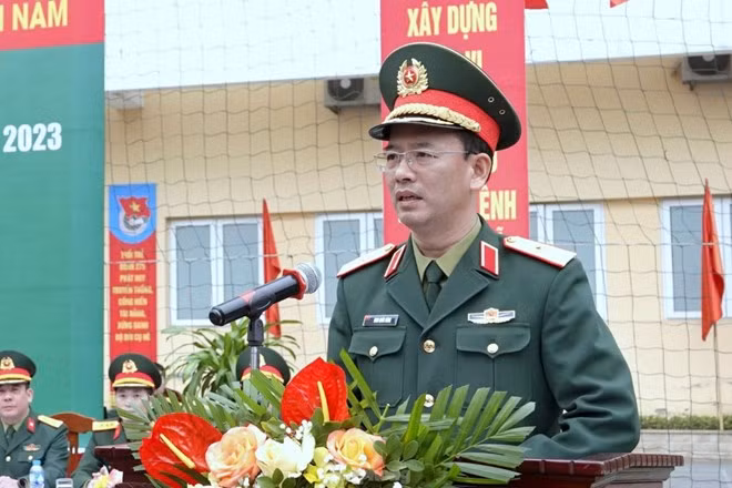 DINH-QUOC-HUNG-1.jpg