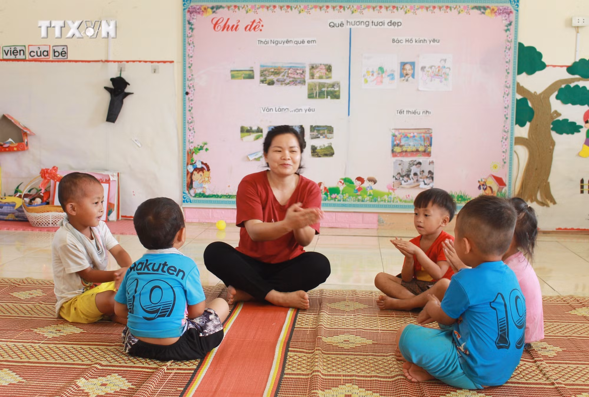 vna_potal_thai_nguyen_ho_tro_phat_trien_giao_duc_cho_hoc_sinh_dan_toc_mong_tai_ban_ten_6749705.jpg