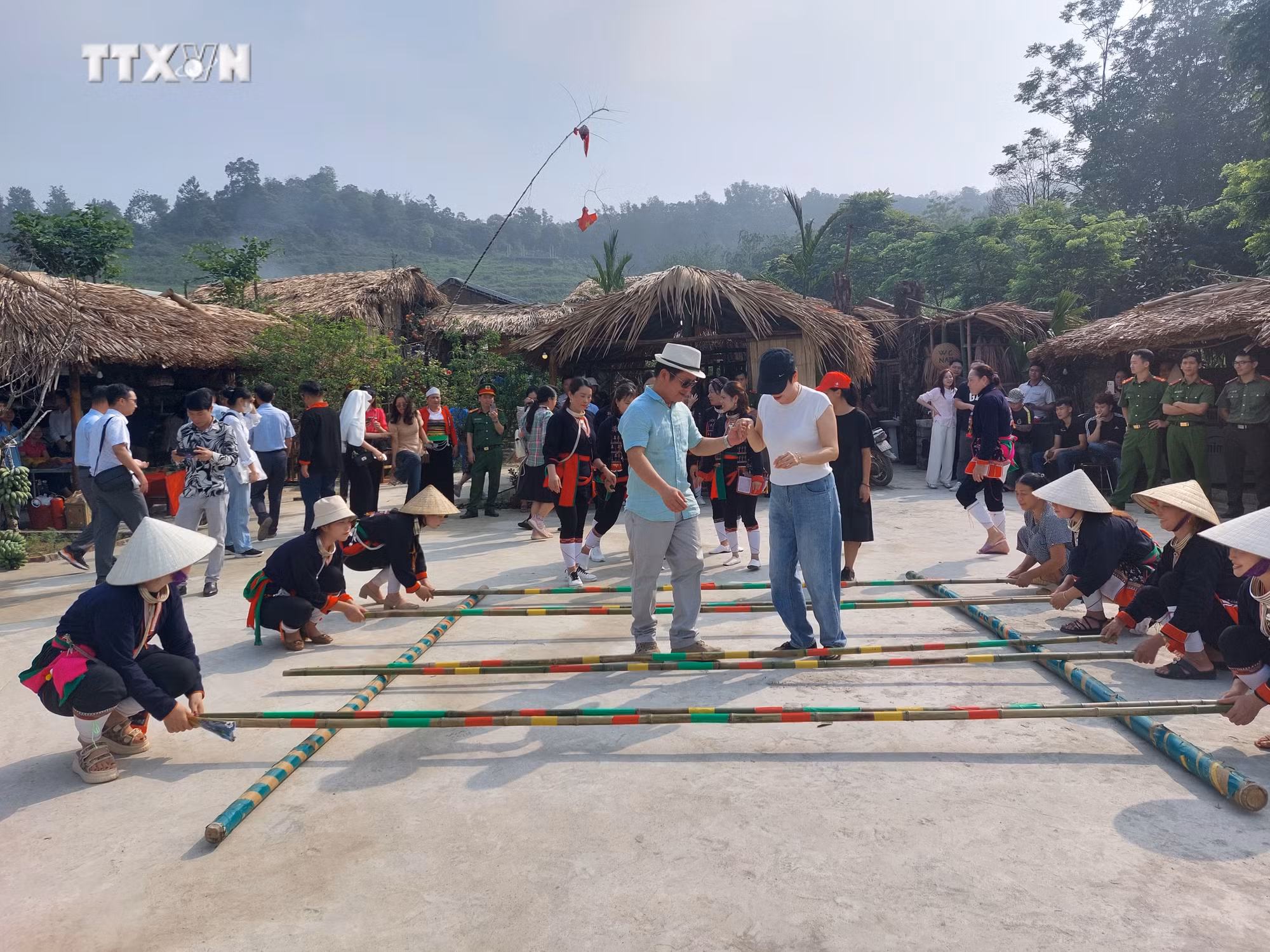 vna_potal_ha_noi_cong_bo_diem_den_du_lich_cong_dong_ban_mien_cua_nguoi_dao_quan_chet_7344454.jpg