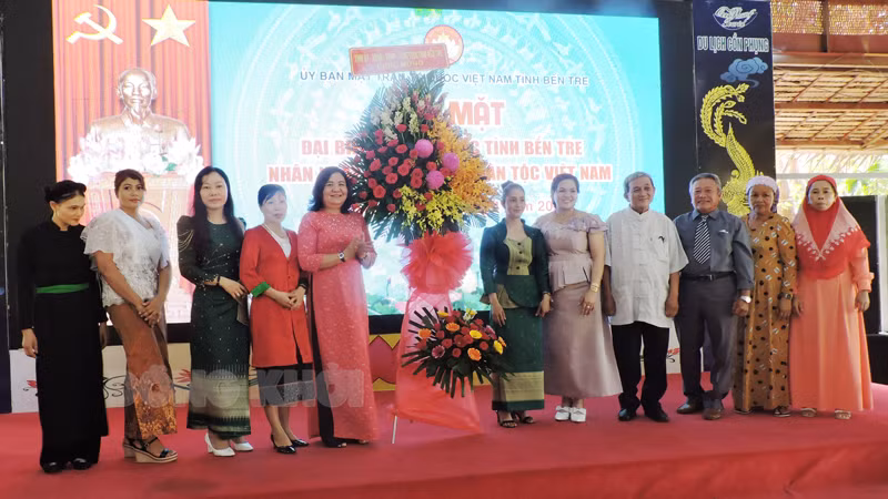 Bến Tre phát huy vai trò các dân tộc trong xây dựng, bảo vệ Tổ quốc
