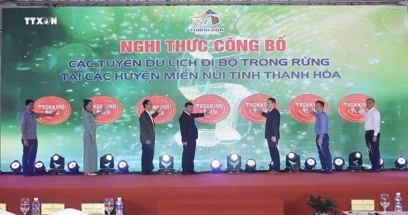 vna_potal_thanh_hoa_cong_bo_12_tuyen_du_lich_di_bo_trong_rung_trekking_tuor_7744117.jpg