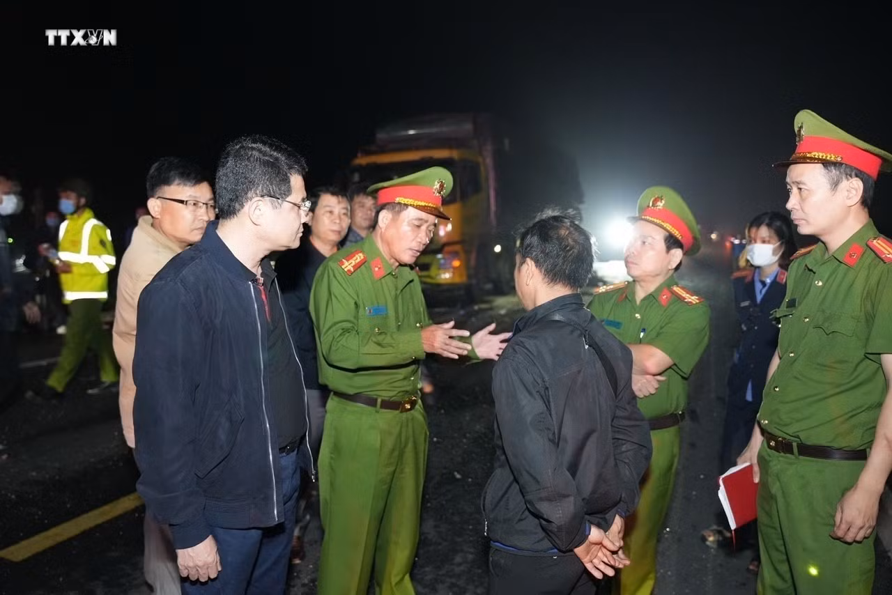 vna_potal_tai_nan_tren_cao_toc_cam_lo_-_la_son_lam_2_nguoi_tu_vong_7264347.jpg