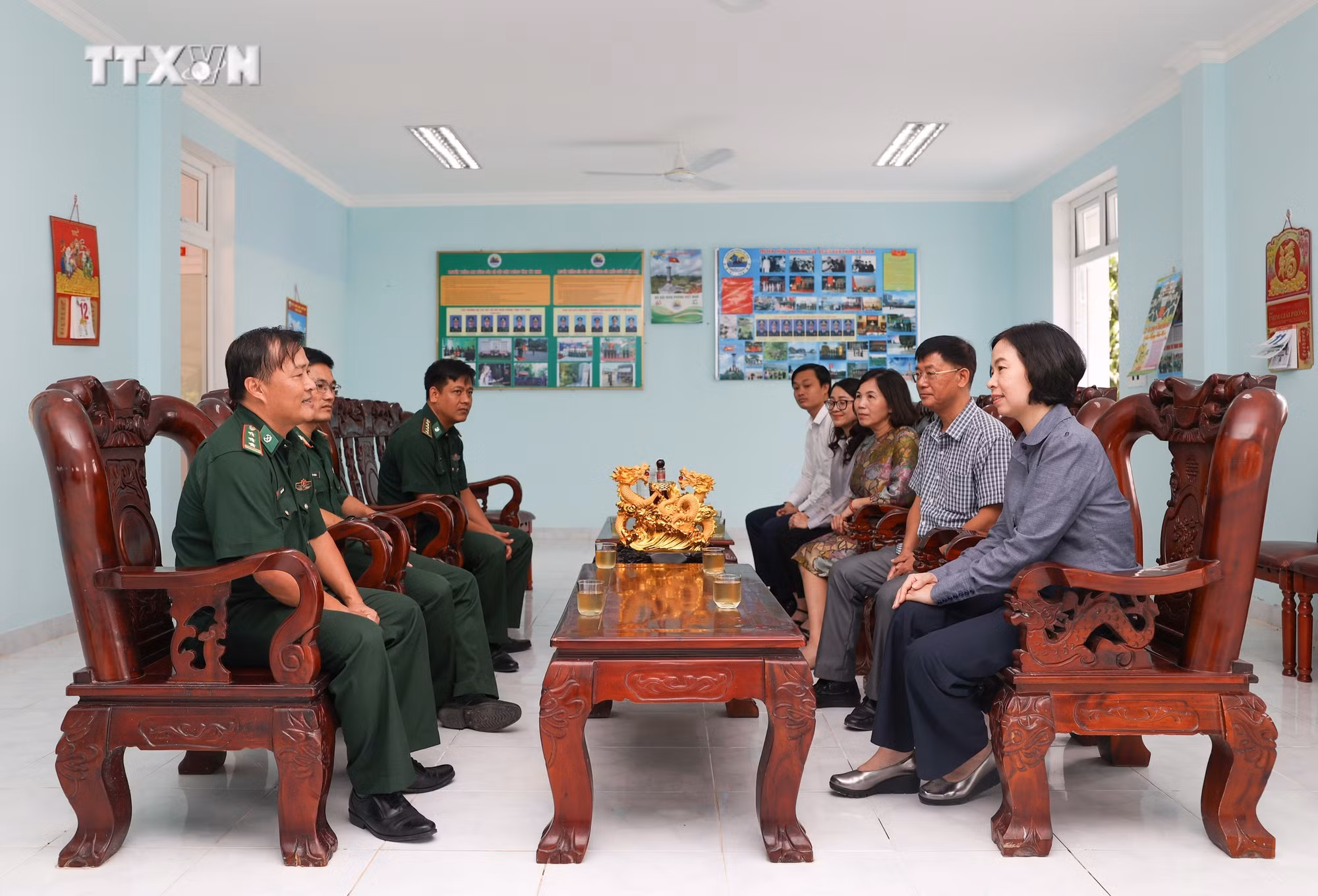 vna_potal_tong_giam_doc_ttxvn_tham_khu_di_tich_bia_tuong_niem_ttxgp_tai_tay_ninh_7274255.jpg
