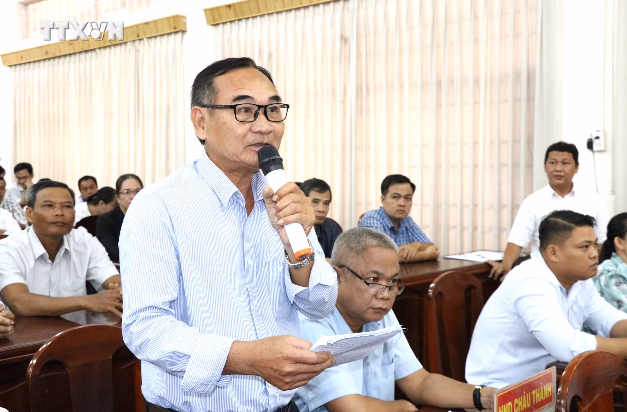 vna_potal_chu_tich_ubnd_tinh_tra_vinh_doi_thoai_voi_can_bo_hoi_vien_hoi_nong_dan__7646096.jpg