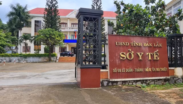 Kỷ luật khiển trách Giám đốc Sở Y tế Đắk Lắk
