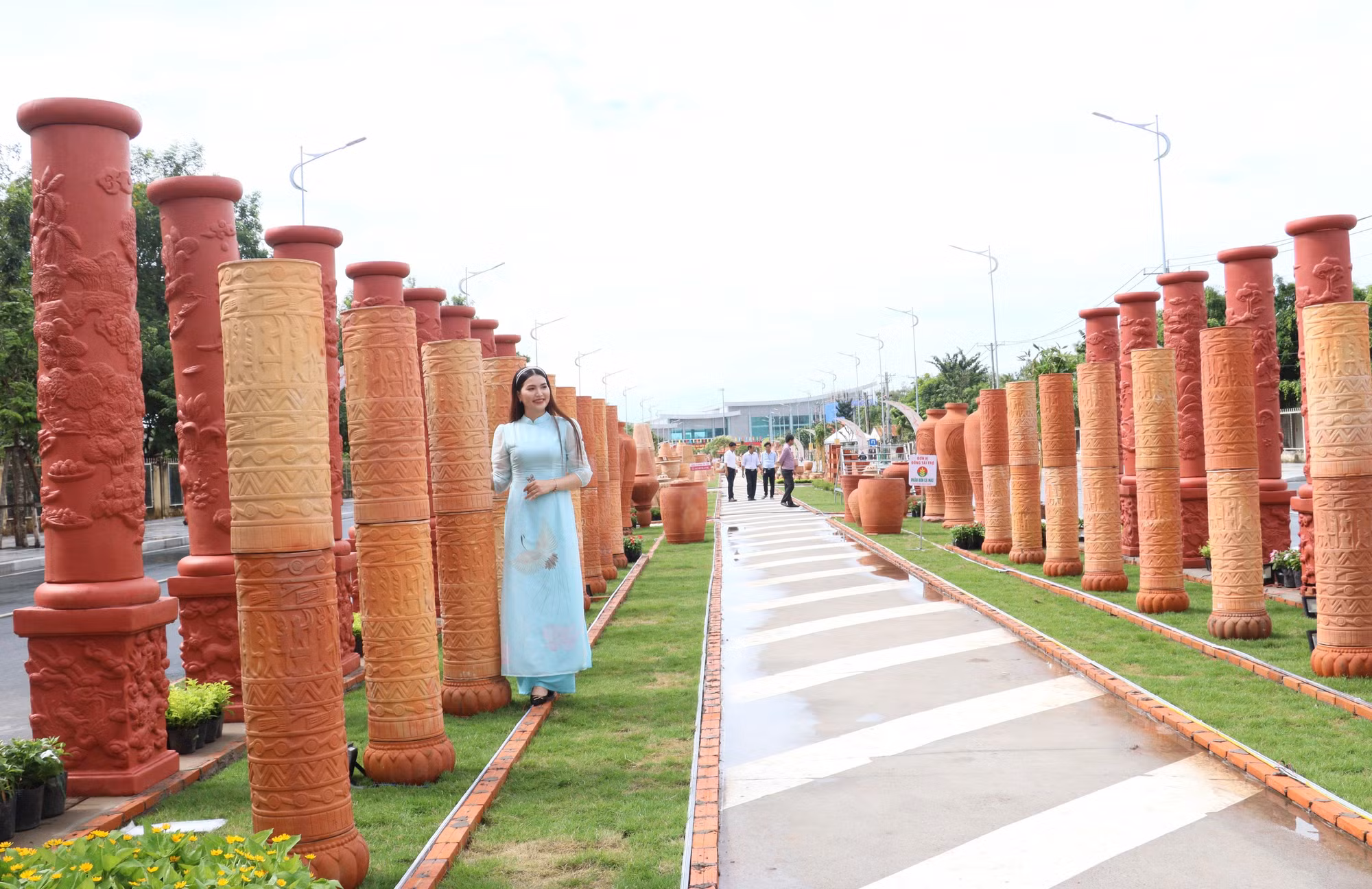 Tôn vinh giá trị làng nghề gạch, gốm Vĩnh Long