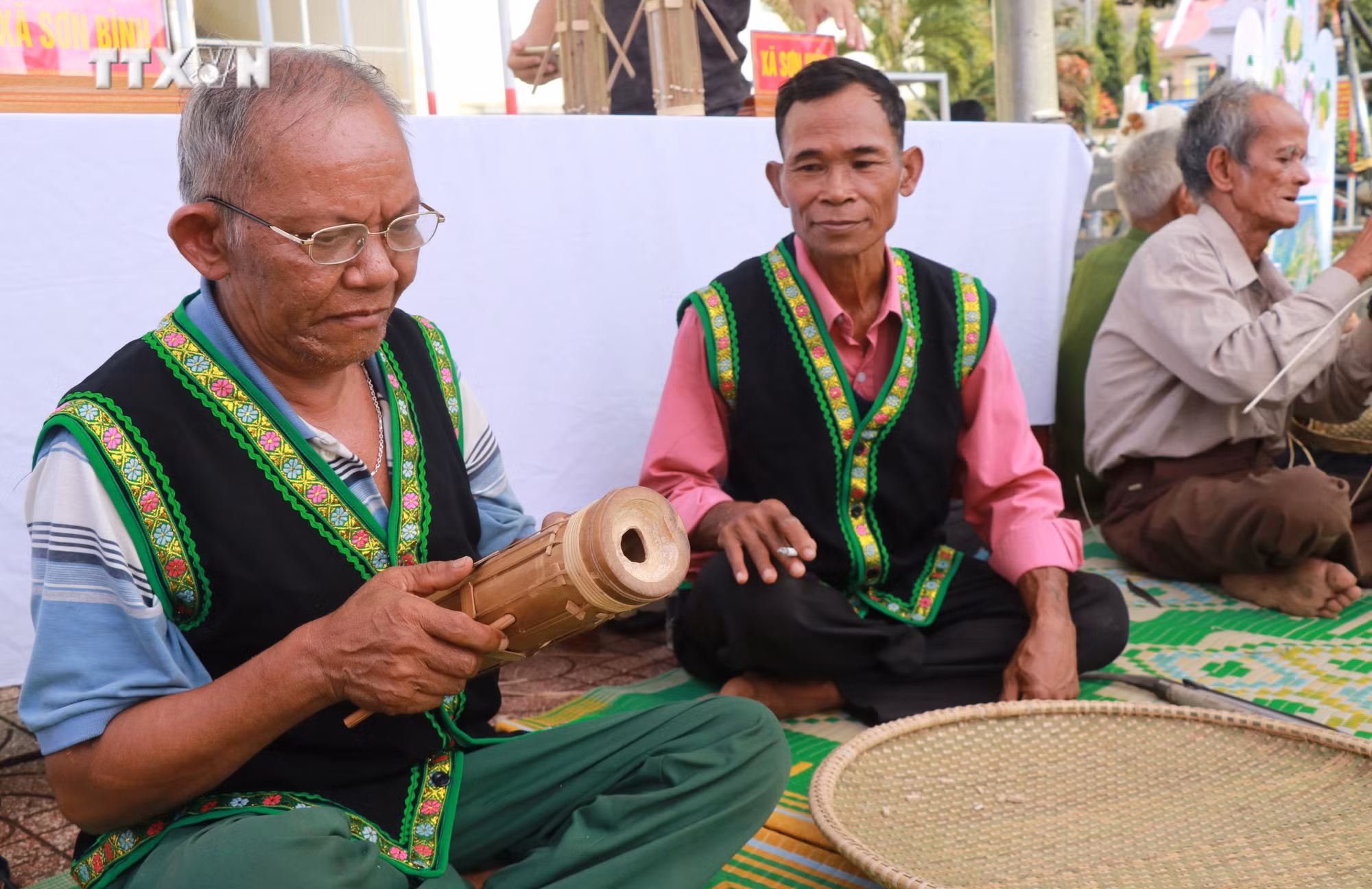 vna_potal_khanh_hoa_gia_lang_khanh_son_giu_nep_van_hoa_truyen_thong_7545938.jpg