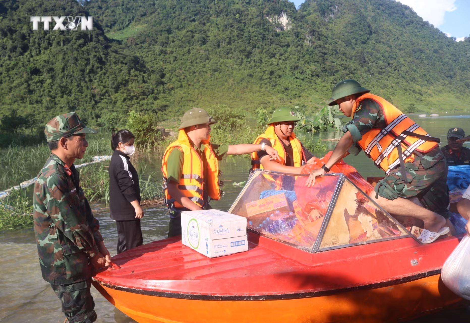 vna_potal_con_7_xom_bi_co_lap_do_ngap_lut_tai_cao_bang__7559875.jpg