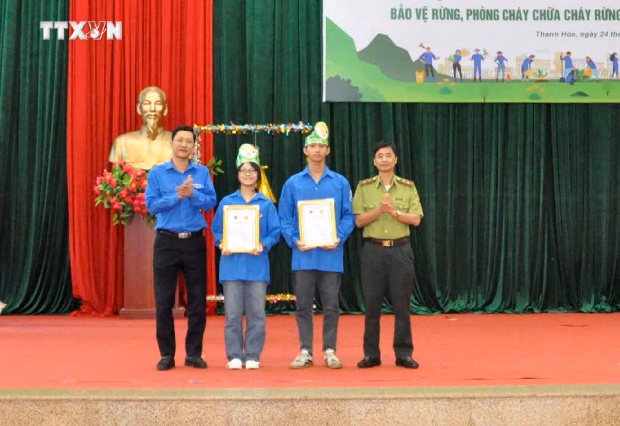 vna_potal_thanh_hoa_soi_noi_hoi_thi_truyen_thong_ve_phong_chay_chua_chay_rung_7668958.jpg